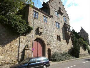 Schloss-Ansicht von Nordwesten-Neubau um 1879 (auf Frühgotischem Vorgänger) in historisierendem Stil für Richard Freiherr von Reischach (Oberhofmeister der Königin Olga von Württenberg)