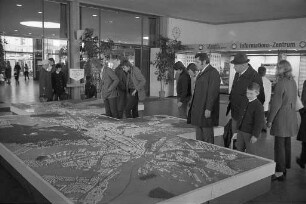 Ausstellung "sparen - bauen - wohnen 72" vom 8. - 16. April 1972 in der Schwarzwaldhalle