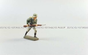 Massefigur: Sturmsoldat mit Bajonett