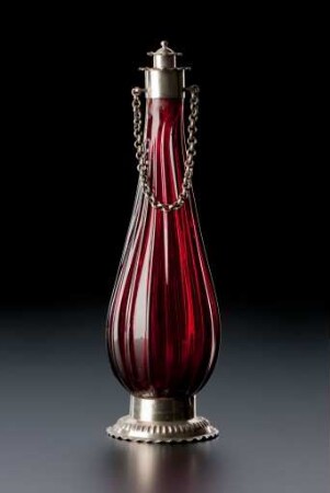 Gerippte Flasche mit Kette, Potsdam, Ende 17. Jahrhundert