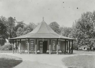 Kleiner Pavillon : Originalabzug mit Motiv Kleiner Pavillon auf dem Kamp in Doberan", mit Stiften auf Untergrund befestigt