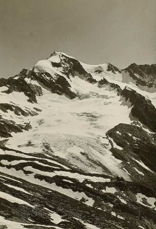 Österreich. Hohe Tauern. Venedigergruppe. Dreiherrnspitze und Birnlücken-Hütte, vom Lausitzer Weg gesehen