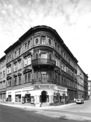 Meißen-Altstadt, Martinstraße 8/9. Wohnhaus mit Laden (um 1870). Eckansicht