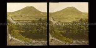 Blick zum Burgberg Landskrone mit Ort Bad Neuenahr