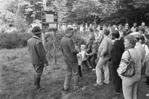 Lehrpfad zum Thema "Waldsterben", eingerichtet von der "Aktionsgemeinschaft gegen das Waldsterben" und der "Gruppe Ökologie" der Grünen Liste Karlsruhe