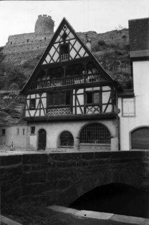 Kaysersberg: Fachwerkhaus und Burg