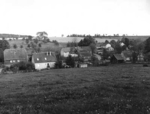 Affalter (Lößnitz-Affalter). Stadtteilansicht. Blick nach Südost über das Lößnitzbachtal