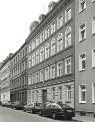 Leipzig-Lindenau, Helmholtzstraße 10/8. Wohnhäuser (um 1900). Straßenansicht