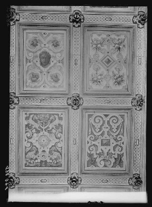 Raumaufnahme Gewehrgalerie. Deckengestaltung