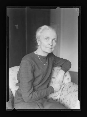 Porträtfotografie Frau Charlotte Redslob (1885-1986) (2)