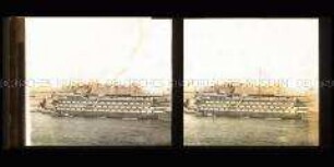 Englisches Panzerschiff Hibernia vor Anker