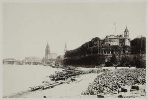 Dresden. Königl. Belvedère, Brühl'sche Terrasse [aus größerer Entfernung mit Augustusbrücke]