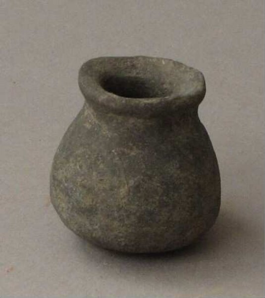 Clay vessel (miniature)