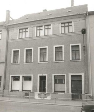 Marienberg, Annaberger Straße 3. Wohnhaus mit Ladeneinbau. Straßenansicht