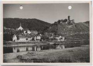 Beilstein an der Mosel, Blick auf den Ort und die Burg Metternich
