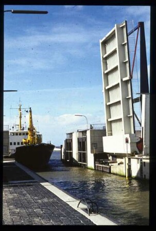 Klappbrücke Eidersperrwerk