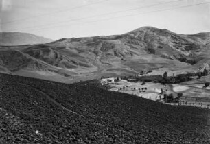 Landschaftsblick : Blick über eine hügelige Landschaft bei Amoucha.