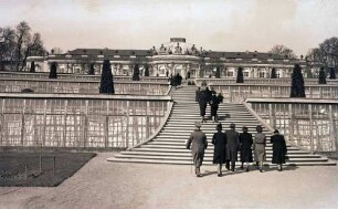 Potsdam: Treppe nach Sanssouci, etwas näher