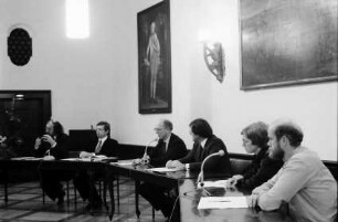 Freiburg: Kaufhaussaal, Podiumsdiskussion, gesamt, Kunibertas Dobrovolskis; Prof. Dr. Helmut Büsse, Liturgiewissenschaft; Alfons Ruf, Dekan; Udo Hildenbrand, Diözesanpräses; Brigitte Fröhlich; Michael Maier, Pfarrgemeinderat
