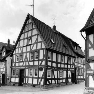 Fachwerkwohnhaus; Alsfeld, Untere Fulder Gasse 45, Untere Fulder Gasse 47