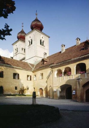 Pfarrkirche und ehemalige Stiftskirche Christus Salvator und Allerheiligen