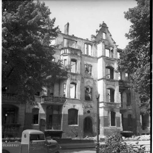 Negativ: Ruine, Menzelstraße 12, 1951
