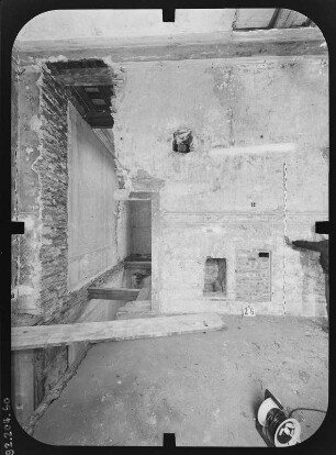 Schwarzburg. Schloß. Ruine des Hauptgebäudes. Innenansicht