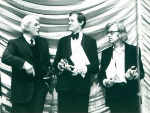 IFF 1985. Preisverleihung.Jean Marais, Jury Präsident und David Hare, Rainer Simon, Gold. Berl. Bär