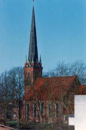 Kirchberg 8: Peter-Paul-Kirche: Blick von Süden