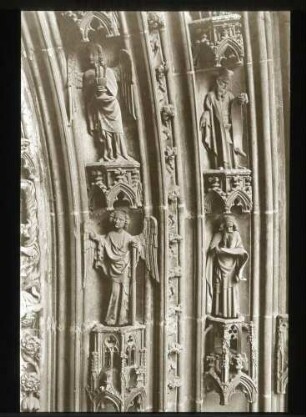 Kreuzkirche, Portal des südlichen Querschiffs