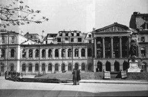 Bukarest: Bomben auf Bukarest, zerstörte Universität, Gesamtansicht