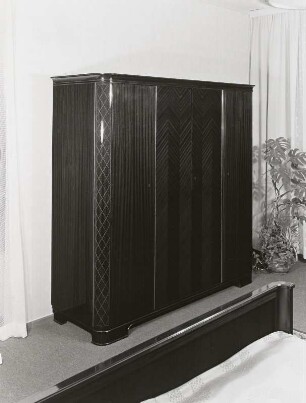 Wäscheschrank : Wäscheschrank (1956) in Ausstellungskoje