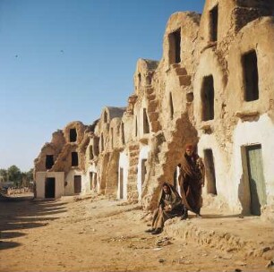 Heiratsmarkt der Berber : Marrokanischer Getreidespeicher der Berber