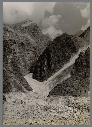 Am Weg zu den Steinbrüchen von Forno in Massa, Massa-Carrara, Toskana