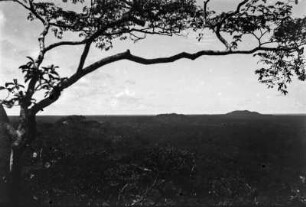 Bergkette : Blick entlang der Mwendafye-Bergkette.