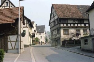 Weil-Ötlingen: Ortstraße von unten