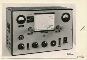 Überlagerungsmessempfänger Zwönitz, Vorderseite, geöffnet; Foto 1954
