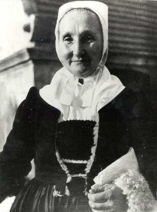 Trauertracht aus Schleife : Kleidung - Schleifer Tracht. Ort: Slepo / Schleife. Trauertracht.