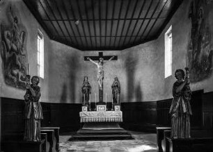 Oberlegau (Legau?). Begräbniskapelle. Inneres gegen Altar