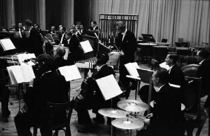 Donaueschingen: Donaueschinger Musiktage; Orchester mit Schlagzeuggruppen; Roman Haubenstock-Ramati