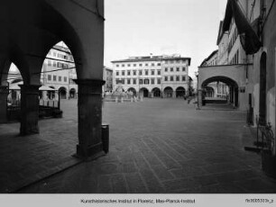Piazza Farinata degli Uberti, Empoli