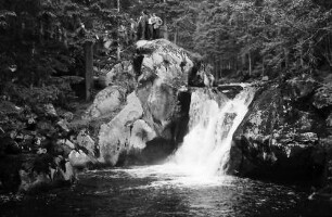 Lindau: Wasserfall am Schwarzenbächle bei Lindau