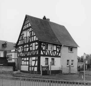 Elz, Alexanderstraße 1, Alexanderstraße 3