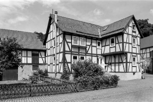Wohnhaus (Wohnhaus, Fachwerk); Vöhl, Friedhofsweg 1