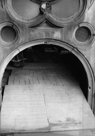 Dresden-Neustadt, Stauffenbergallee 9. St. Martinskirche (ehem. Garnisonskirche; 1896-1900, W. Lossow, H. Viehweger). Ausbau der Phonothek als Außenstelle der SLB / SLUB von 1976 bis 2002. Außenansicht