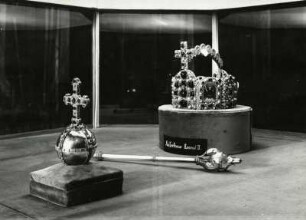 Pfalzausstellung 1934. Die Reichsinsignien von Kaiser Conrad II