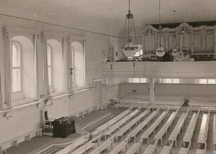 Herrnhut. Kirche. Inneres zur Orgel
