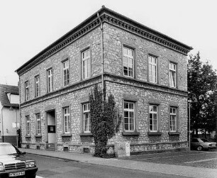 Ehemalige Schule und Rathaus; Flörsheim, Grabenstraße 40