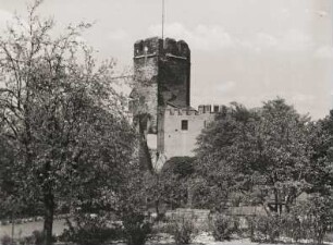 Lahnstein, OT Oberlahnstein. Ansicht der in der ersten Häfte des 13. Jh. auf einem steil hervorspringenden 164 m ü. NHN hohen Felsensporn über dem linken Lahnufer an der Lahnmündung erbauten Spornburg