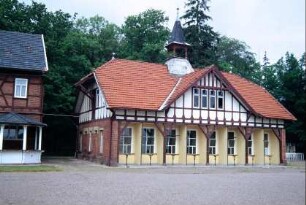 Wettschalter auf dem Rennbahngelände am Boxberg